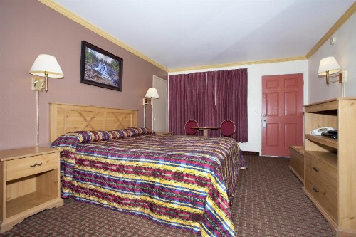 National 9 Inn - Placerville - image 11