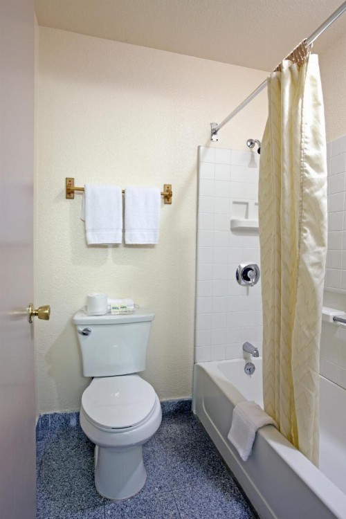 National 9 Inn - Placerville - image 16