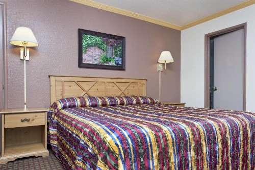National 9 Inn - Placerville - image 32