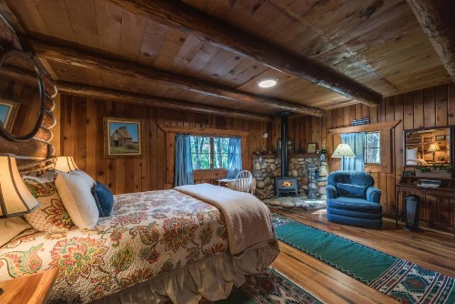 The Davies Family Inn - image 6