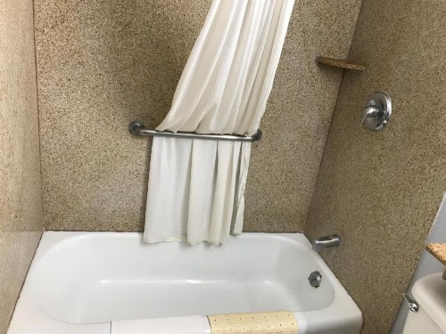 Budget Inn Plainview - image 13