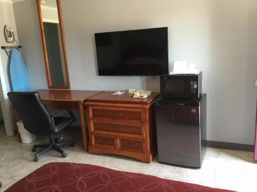Budget Inn Plainview - image 48