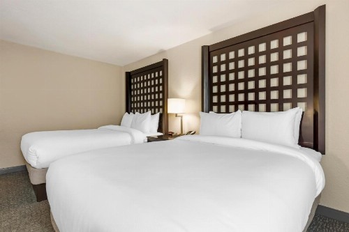 Hampton Inn Plano-North Dallas - image 11