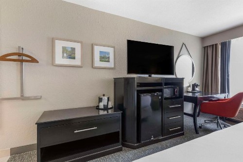 Hampton Inn Plano-North Dallas - image 16