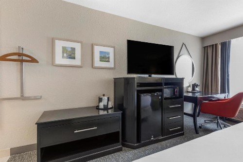 Hampton Inn Plano-North Dallas - image 26
