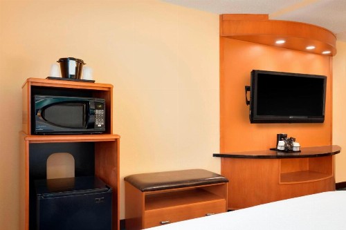 Fairfield Inn & Suites by Marriott Dallas Plano - image 17
