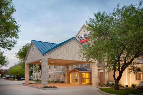 Fairfield Inn & Suites by Marriott Dallas Plano - image 2