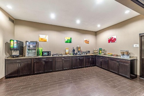 Quality Inn West Plano - Dallas - image 2