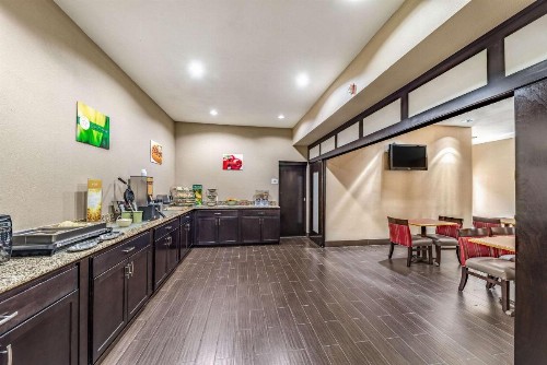 Quality Inn West Plano - Dallas - image 4