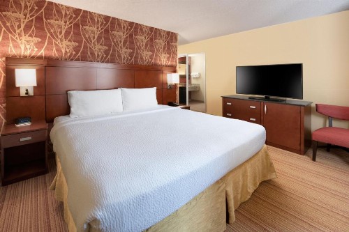 Courtyard by Marriott Dallas Plano in Legacy Park - image 15