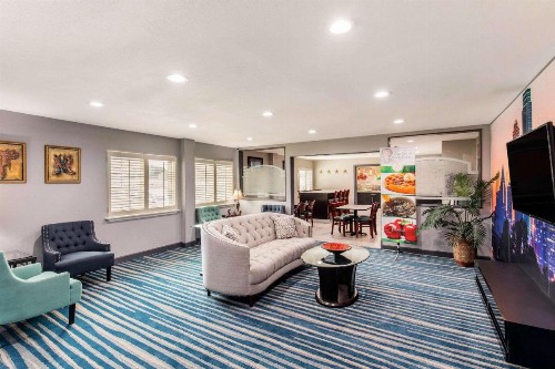 Quality Inn & Suites Plano - image 11