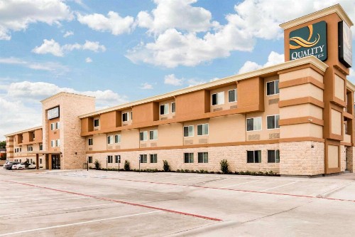 Quality Inn & Suites Plano - image 2