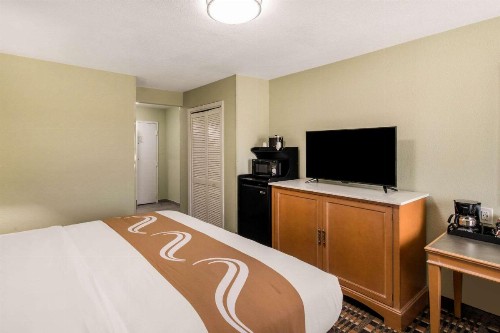 Quality Inn & Suites Plano - image 20
