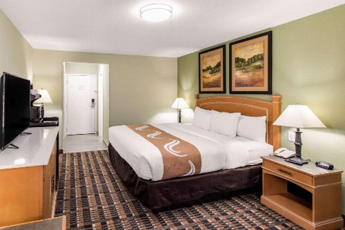 Quality Inn & Suites Plano - image 23
