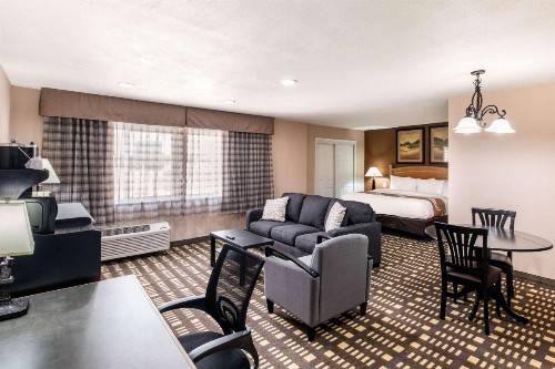 Quality Inn & Suites Plano - image 33