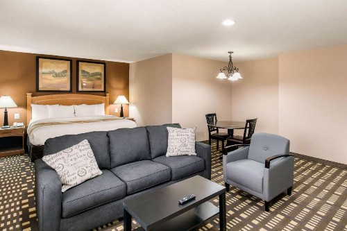 Quality Inn & Suites Plano - image 35