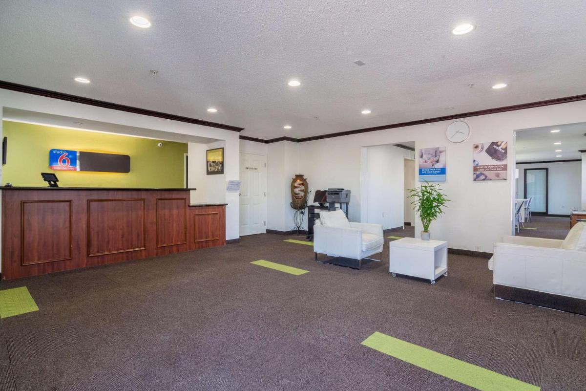 Studio 6-Plano TX - Dallas - Plano Medical Center - image 6
