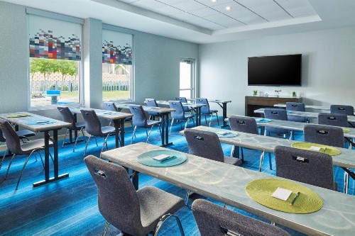 Aloft Hotel Plano - image 11