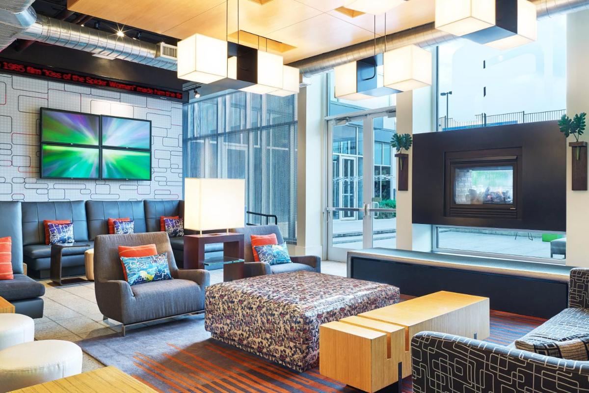 Aloft Hotel Plano - image 3