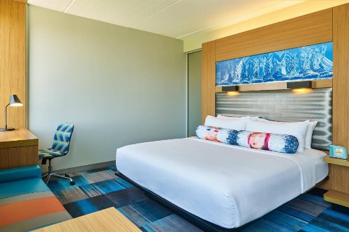Aloft Hotel Plano - image 4