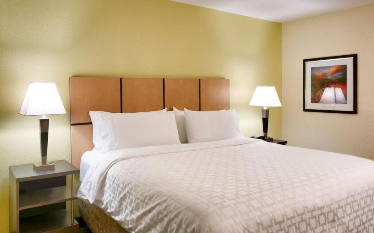 Candlewood Suites Plano East an IHG Hotel - image 6