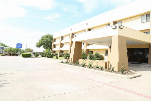 Baymont by Wyndham Plano - image 19