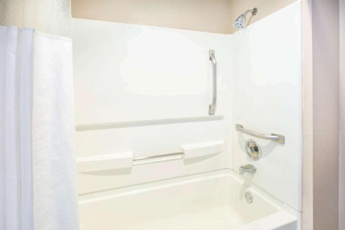 Baymont by Wyndham Plano - image 25