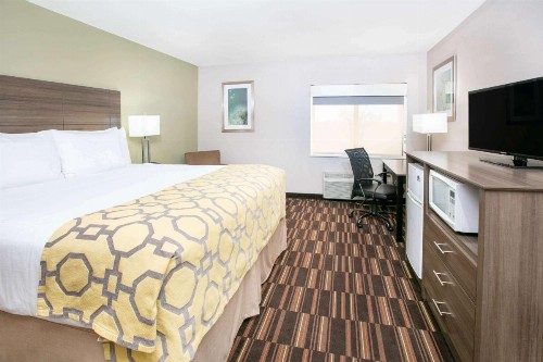 Baymont by Wyndham Plano - image 28