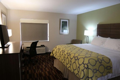 Baymont by Wyndham Plano - image 30