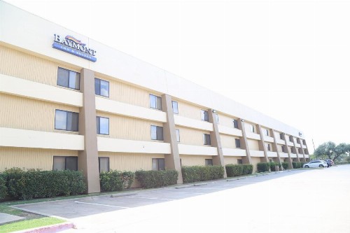 Baymont by Wyndham Plano - image 31