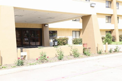 Baymont by Wyndham Plano - image 37