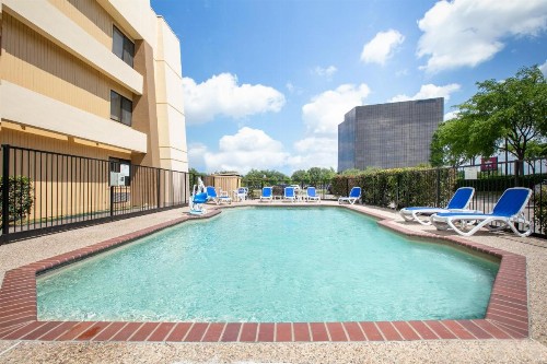 Baymont by Wyndham Plano - image 38