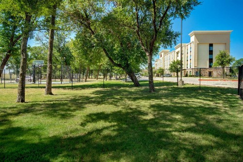 Hampton Inn & Suites Dallas/Plano-East - image 2