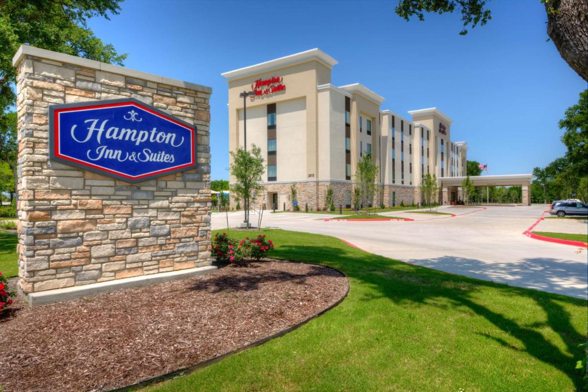 Hampton Inn & Suites Dallas/Plano-East - image 3