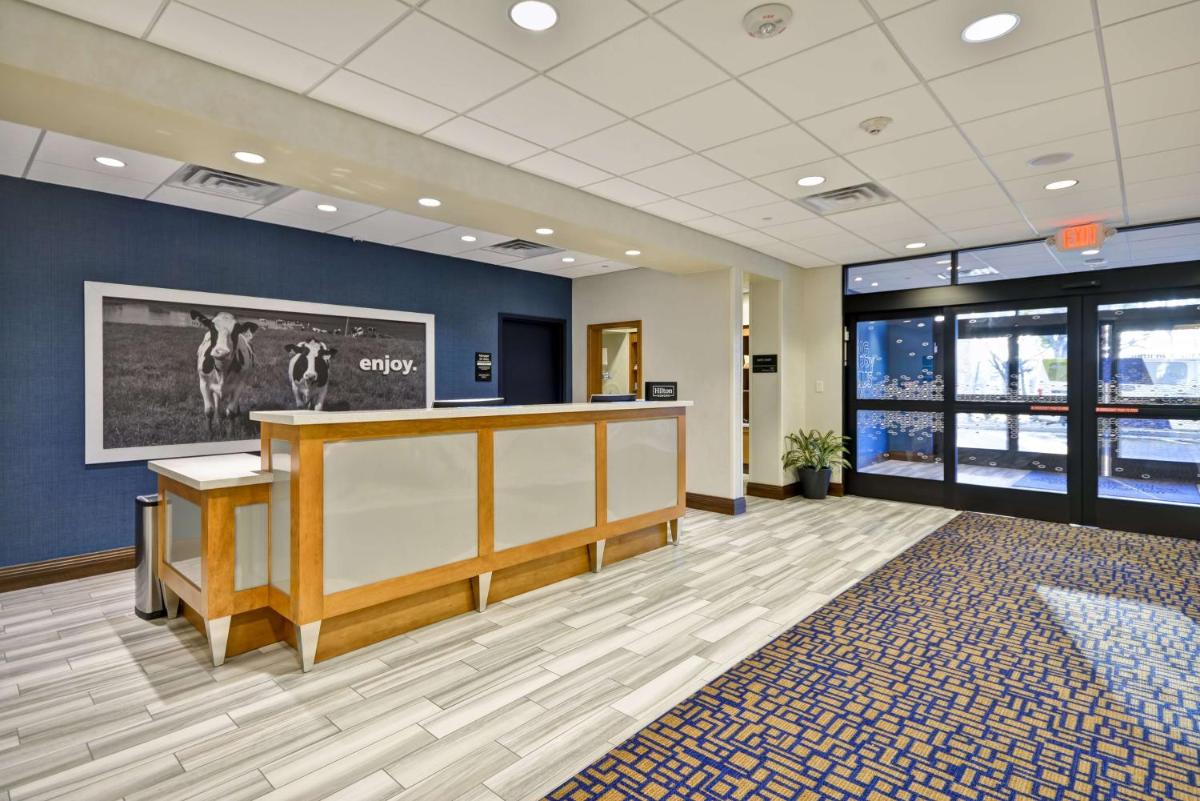 Hampton Inn & Suites Dallas/Plano-East - image 4