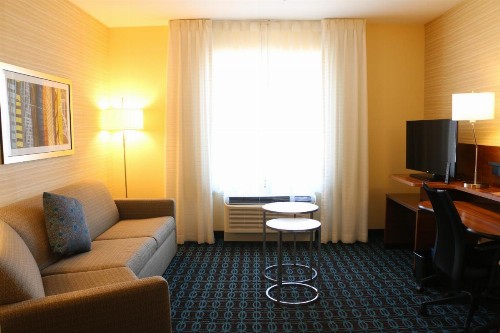 Fairfield Inn & Suites by Marriott Dallas Plano North - image 2