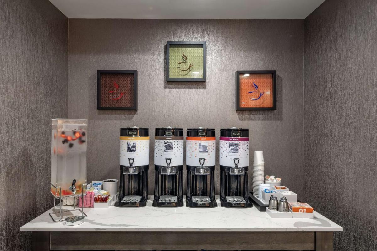 Hampton Inn & Suites Dallas/Plano Central - image 4