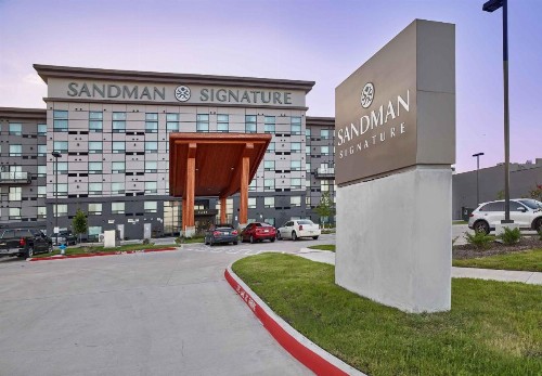 Sandman Signature Plano-Frisco Hotel - image 23