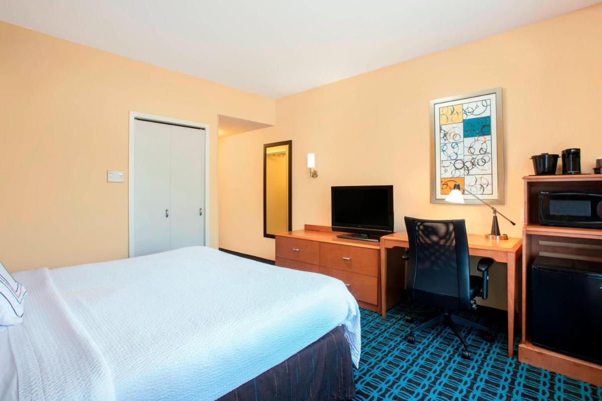 Fairfield Inn and Suites by Marriott Lakeland Plant City - image 4