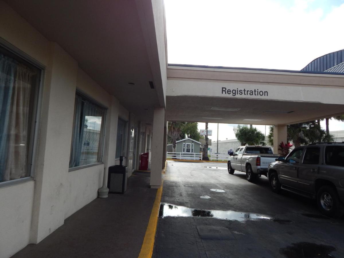 Knights Inn - Plant City - image 4