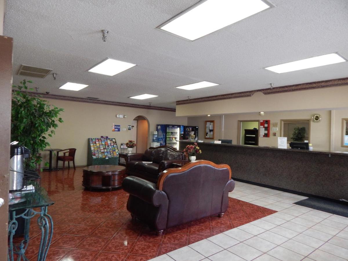 Knights Inn - Plant City - image 6