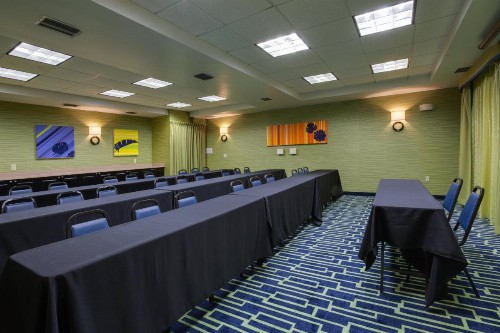 Holiday Inn Express Hotel & Suites Plant City an IHG Hotel - image 18