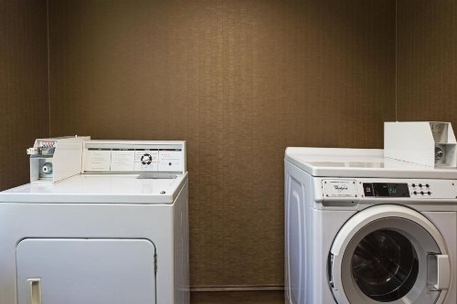 Holiday Inn Express Hotel & Suites Plant City an IHG Hotel - image 2