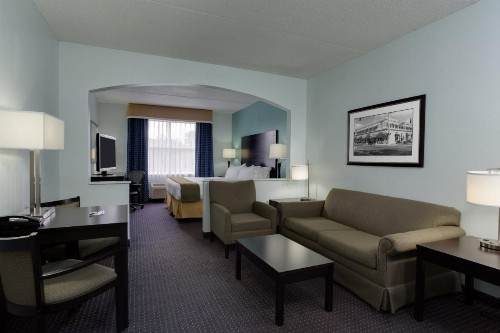 Holiday Inn Express Hotel & Suites Plant City an IHG Hotel - image 25