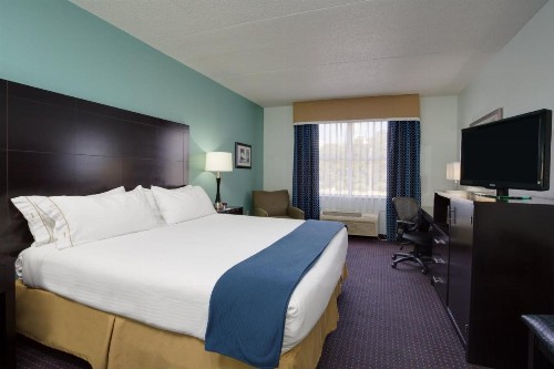 Holiday Inn Express Hotel & Suites Plant City an IHG Hotel - image 32