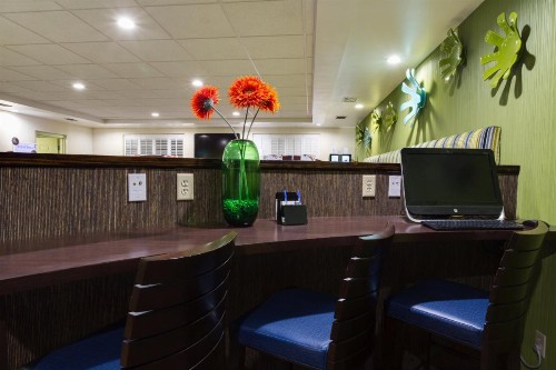 Holiday Inn Express Hotel & Suites Plant City an IHG Hotel - image 6