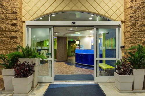 Holiday Inn Express Hotel & Suites Plant City an IHG Hotel - image 9