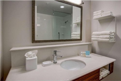 Hampton Inn Plant City - image 11