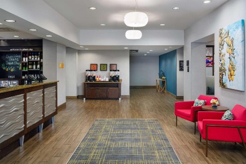 Hampton Inn Plant City - image 17