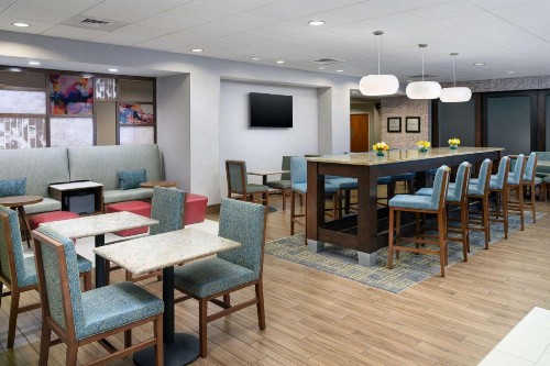 Hampton Inn Plant City - image 19